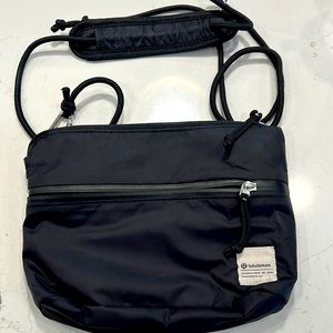 Lululemon patch Logo Crossbody Black